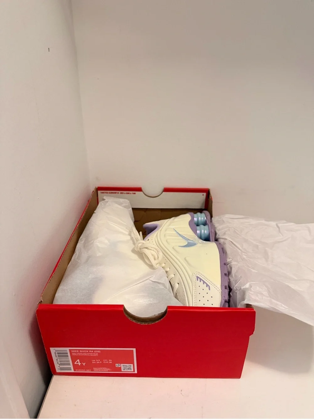 Nike Women's Cream and Lavender Low-Profile Sneakers